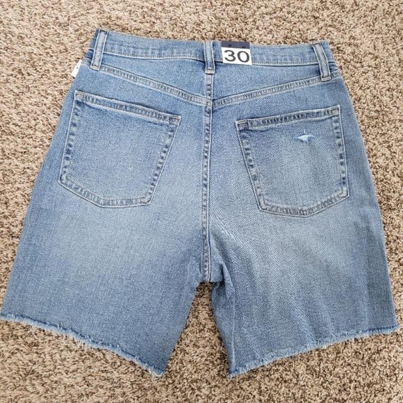 Gap Mid Rise Relaxed Distress Denim Bermuda Short - Picture 2 of 4